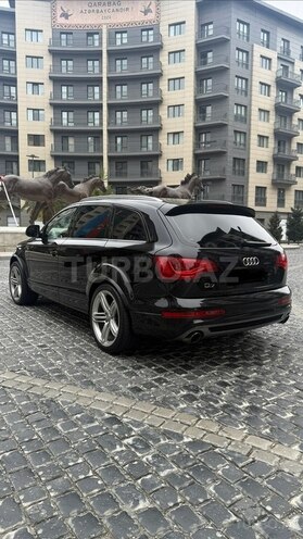 Audi Q7-7