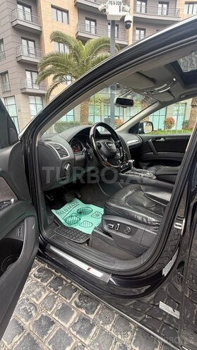 Audi Q7-10