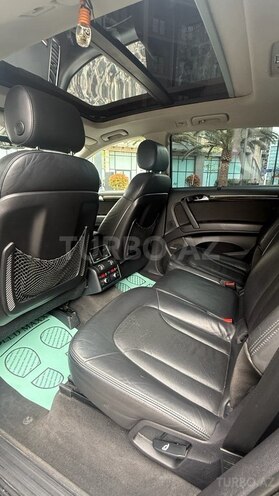Audi Q7-13