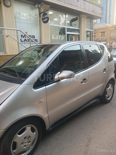 Mercedes A 140-4