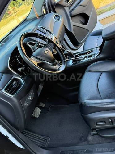 Chevrolet Equinox-12