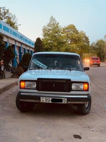 LADA (VAZ) 2107-2