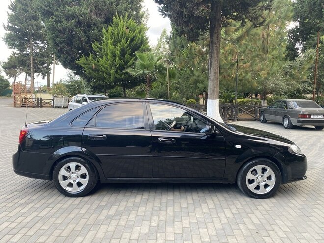 Chevrolet Lacetti-4