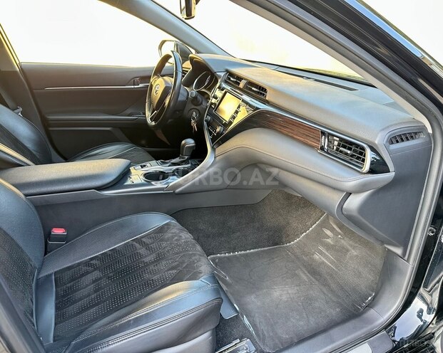 Toyota Camry-15