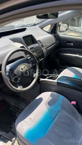 Toyota Prius-4