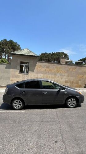 Toyota Prius-5