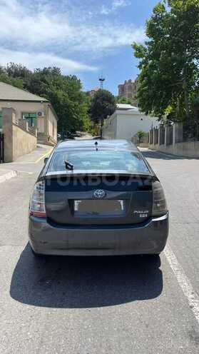 Toyota Prius-2