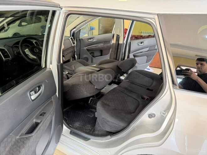 Nissan Wingroad-13