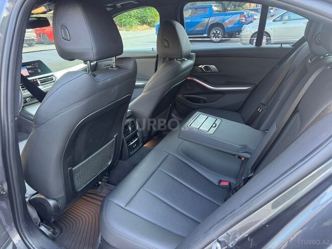 BMW 330-12