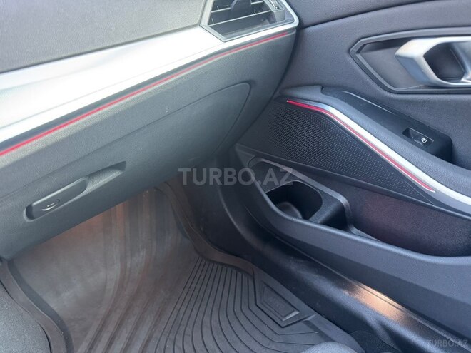 BMW 330-13