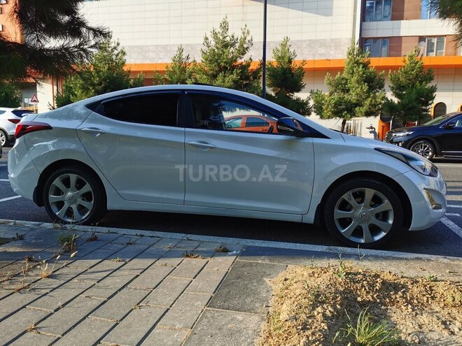 Hyundai Elantra-7
