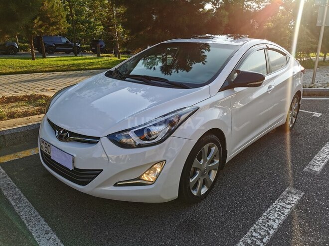 Hyundai Elantra-4