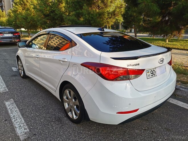 Hyundai Elantra-8