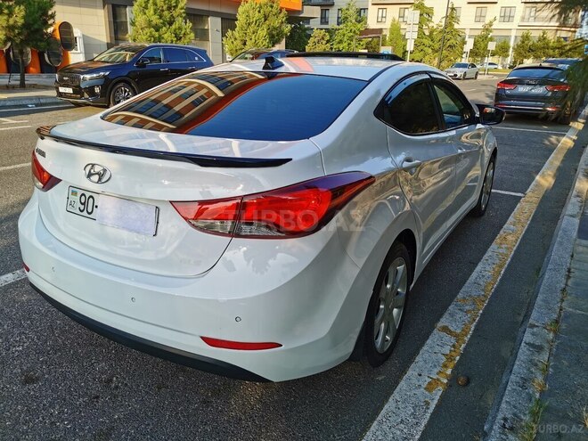 Hyundai Elantra-9