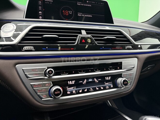 BMW 740-21