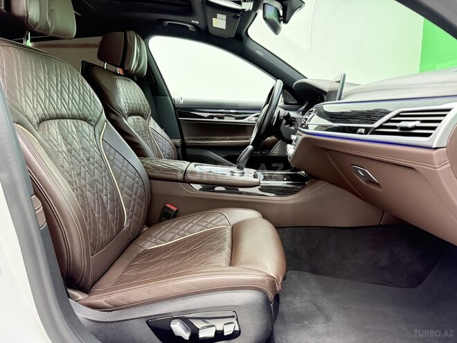 BMW 740-11
