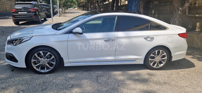 Hyundai Sonata-12