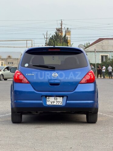Nissan Tiida-2