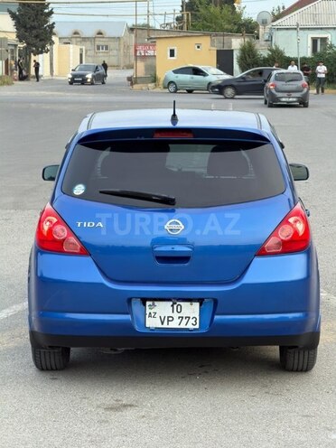 Nissan Tiida-11