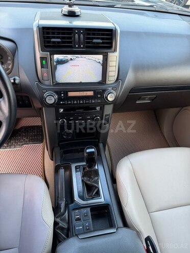 Toyota Land Cruiser Prado-11