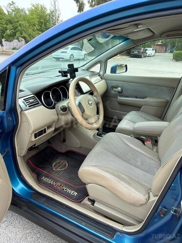 Nissan Tiida-14