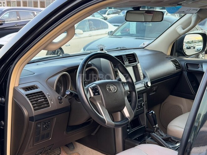 Toyota Land Cruiser Prado-13