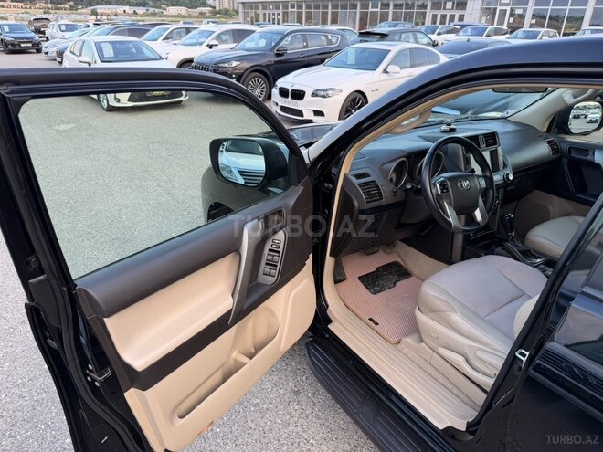 Toyota Land Cruiser Prado-15
