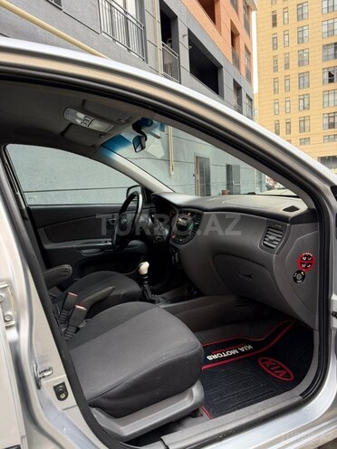 Kia Rio-5