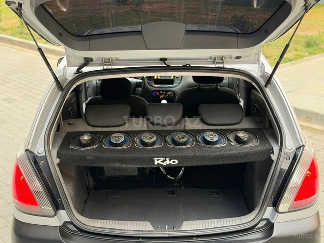 Kia Rio-7