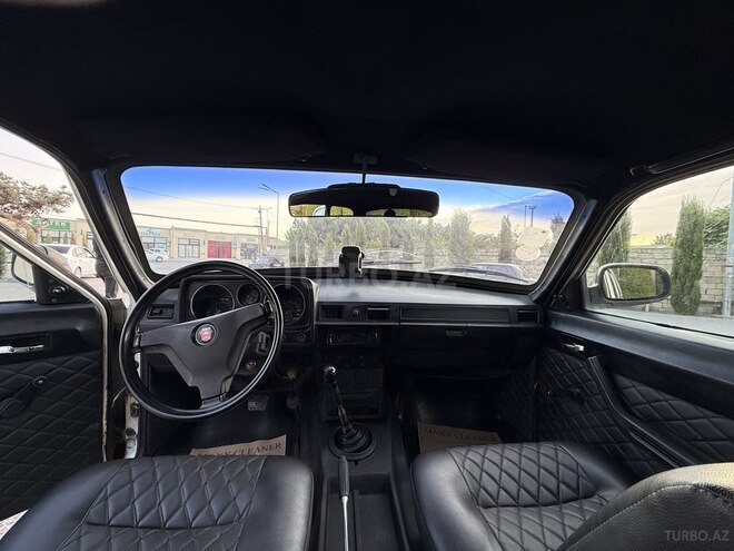GAZ 24 "Volga"-6