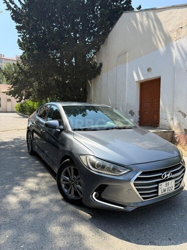 Hyundai Elantra-1