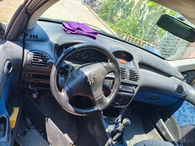 Peugeot 206-3