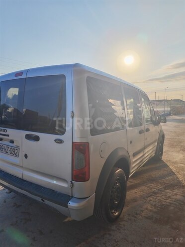 Ford Tourneo Connect-12