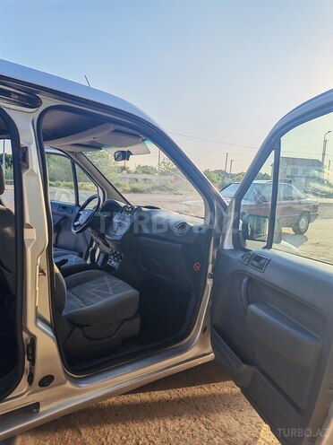 Ford Tourneo Connect-8