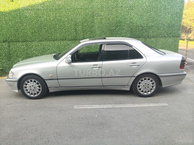 Mercedes C 220-2