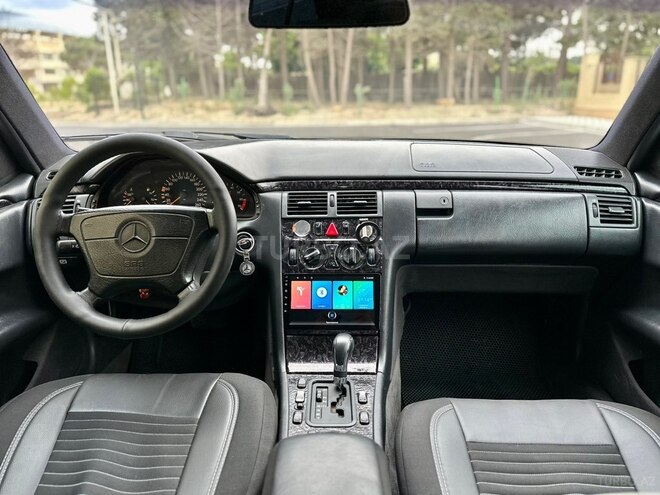 Mercedes E 280-18