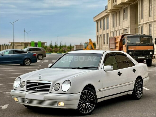 Mercedes E 280-9