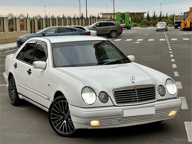 Mercedes E 280-1