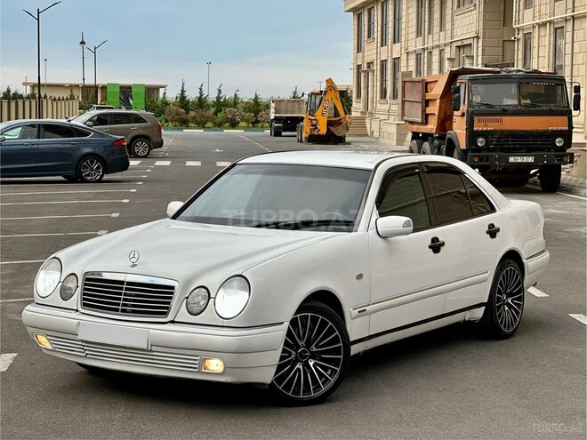 Mercedes E 280-6