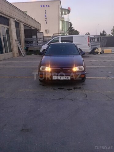 Volkswagen Golf-3