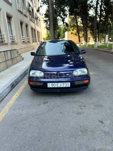 Volkswagen Golf-2