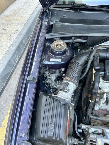 Volkswagen Golf-11