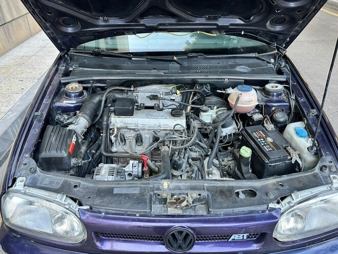 Volkswagen Golf-10