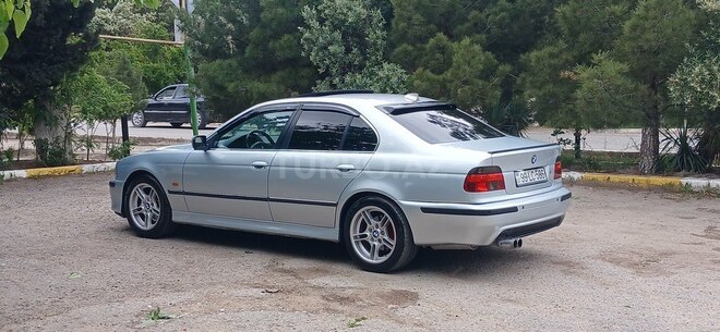 BMW 523-8