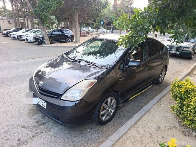 Toyota Prius-5