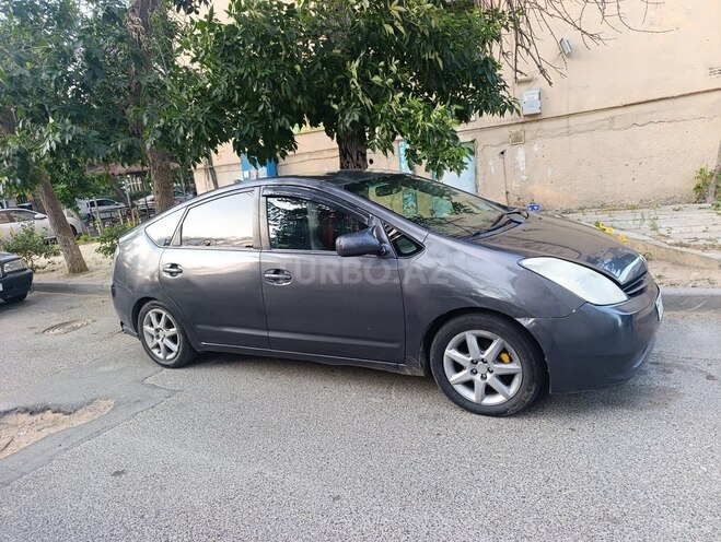Toyota Prius-4