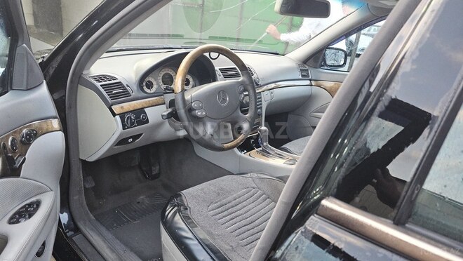 Mercedes E 300-6