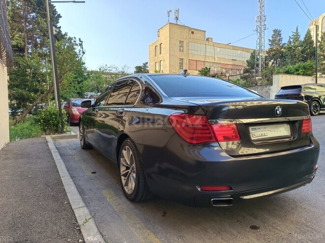 BMW 740-7