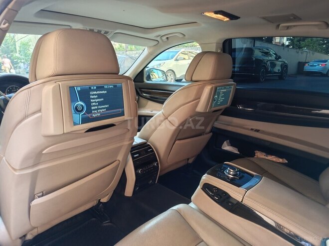 BMW 740-13