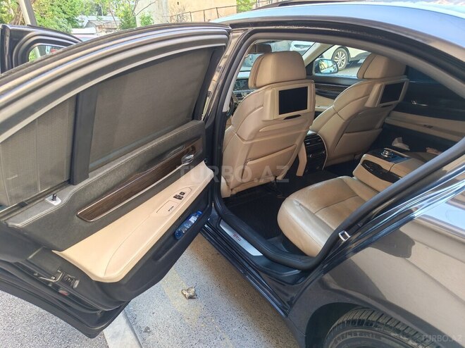 BMW 740-15